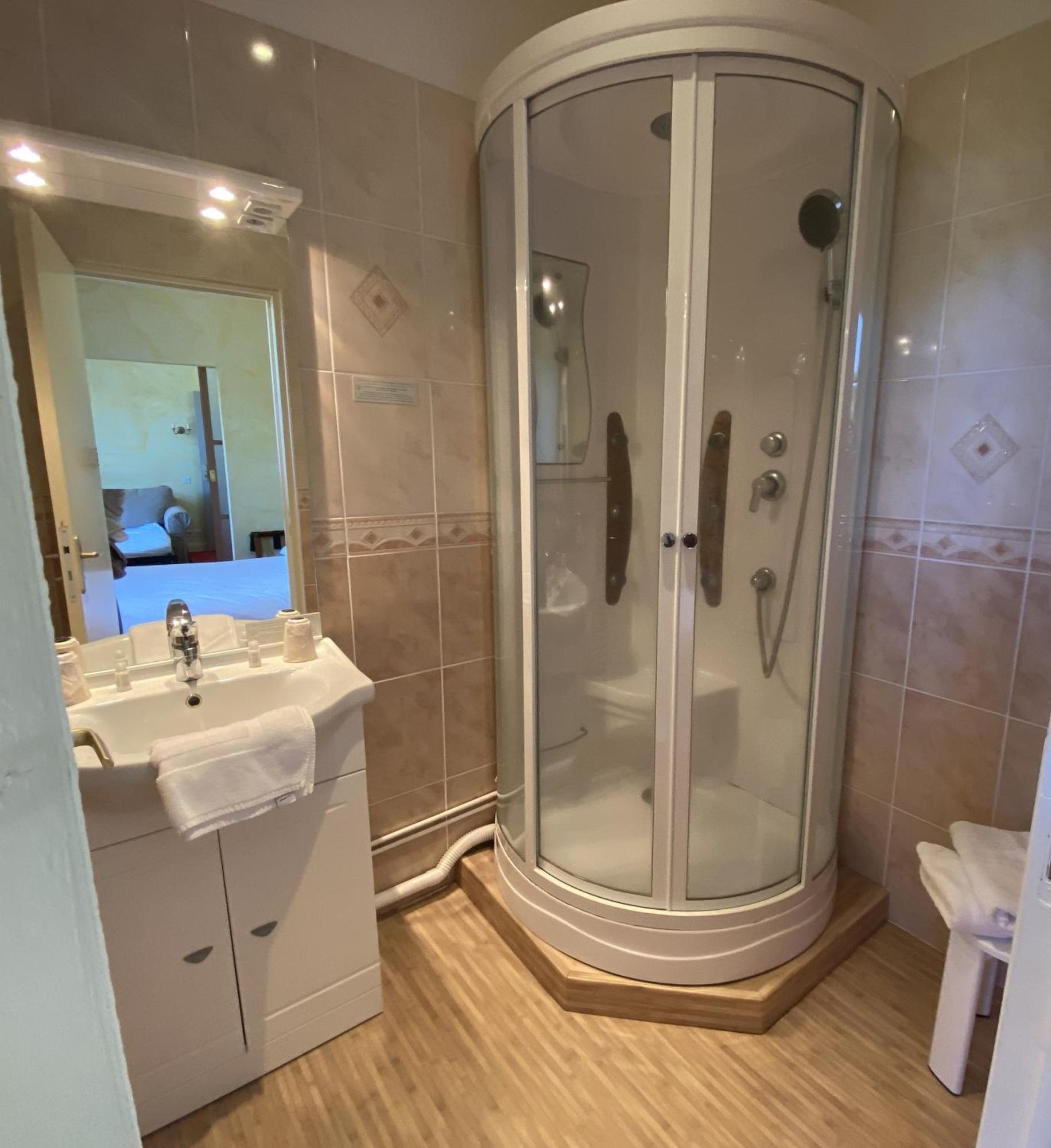 Hotel Beausejour Vic-sur-Cere Phòng bức ảnh