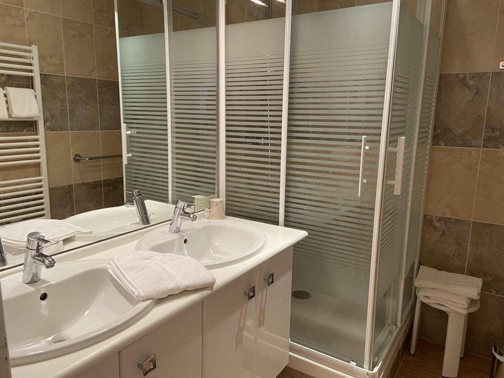 Hotel Beausejour Vic-sur-Cere Phòng bức ảnh
